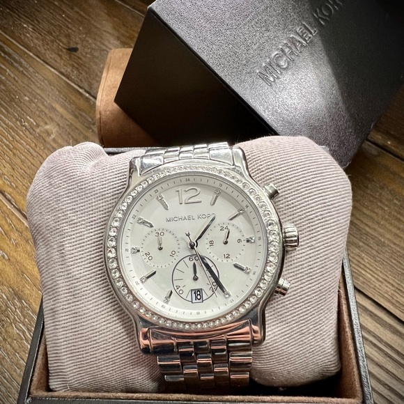 Michael Kors women’s watch - Picture 3 of 5